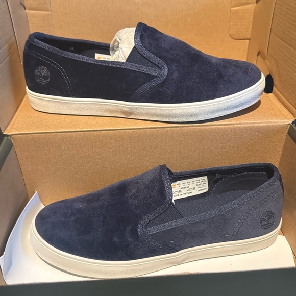 Timberland Shoes - Timberland Dausette slip on velvet shoe